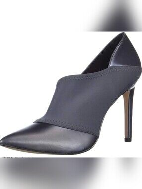 BCBGeneration Hayden Pumps Size 7